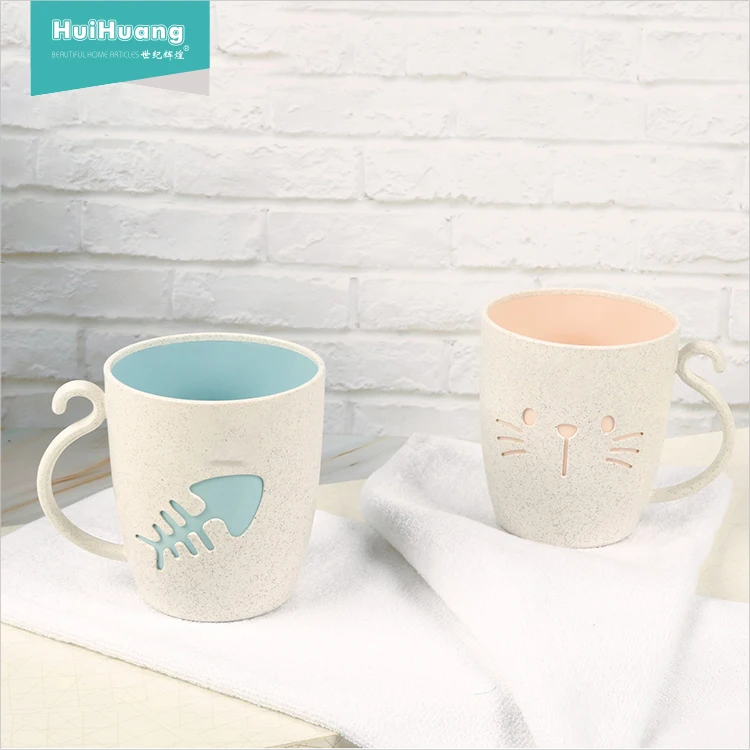 Promotional cheap price 2 pcs cat fishbone pattern plastic water cup whrat straw coffee mugs for home