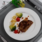 ホット販売ホテルのケータリングレストラン無地白セラミックディナープレート磁器とセラミックプレートセラミック充電器プレート