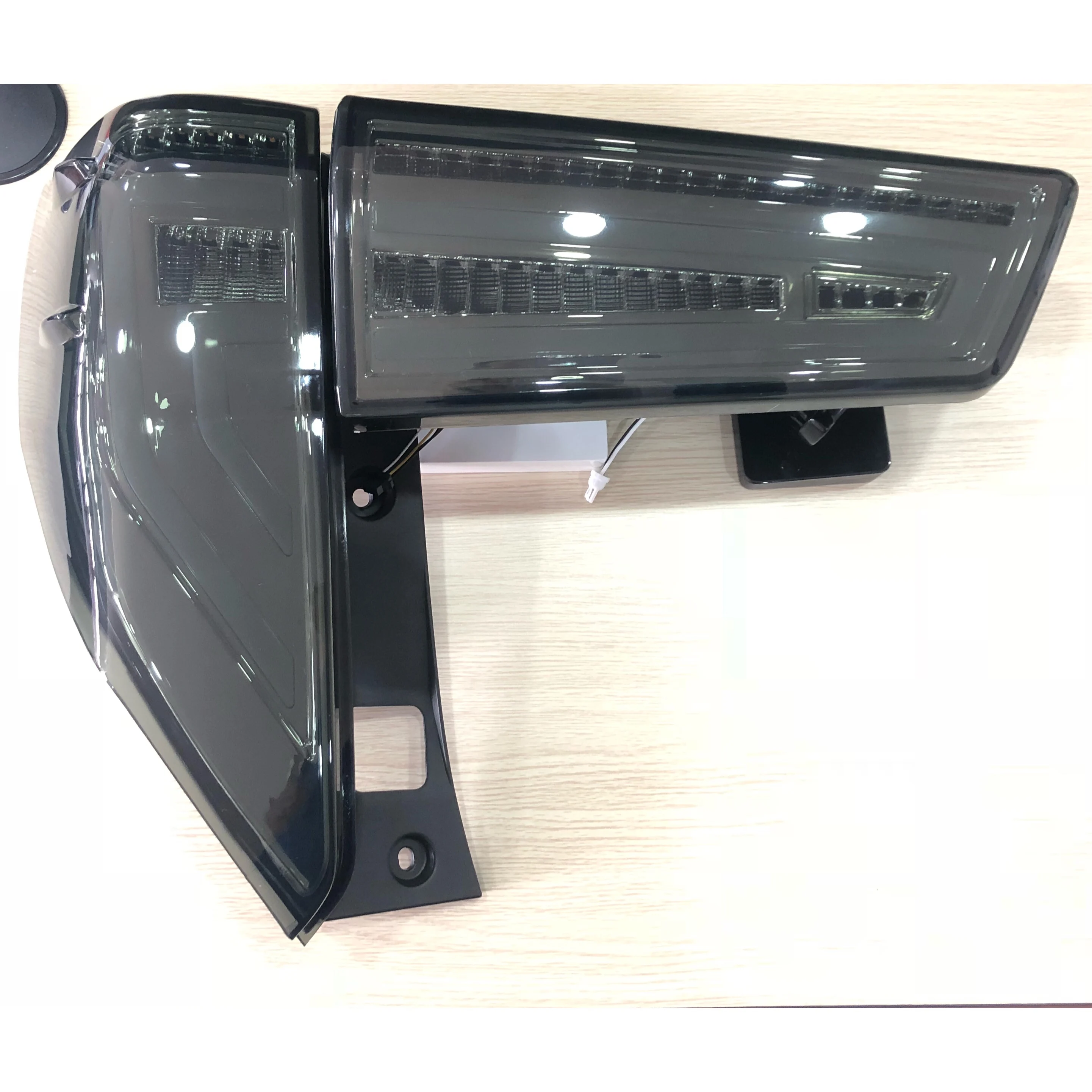 Hot selling tail light rear lamp for TO/YO/TA INNOVA CRYSTA back light with factory price
