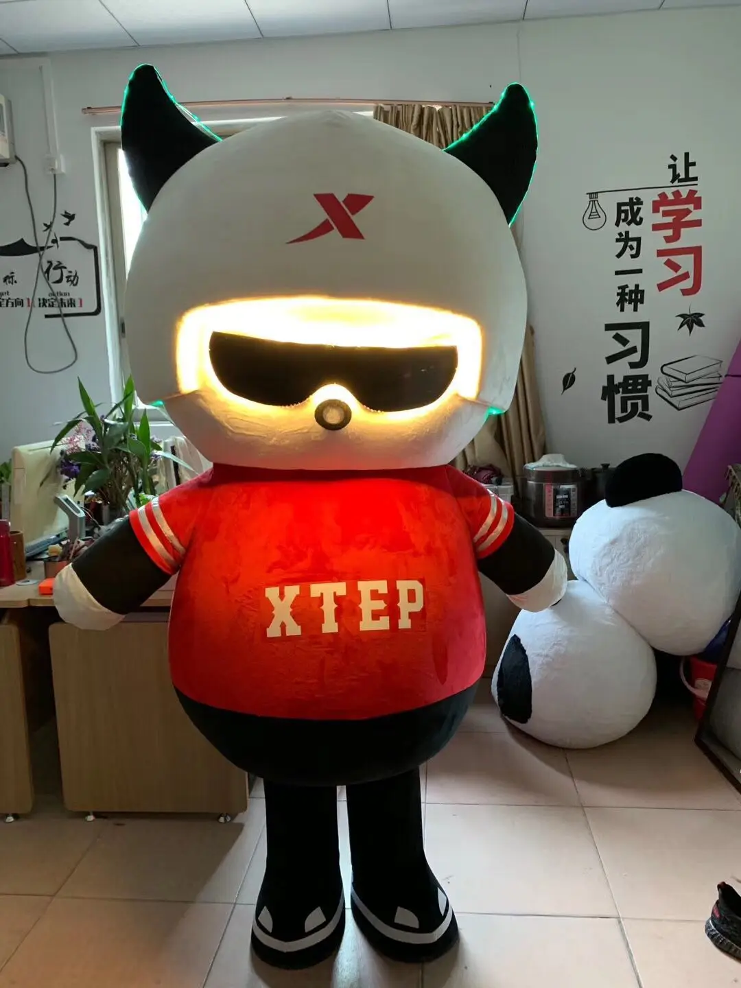 Funny Big Head Fancy Dress Led Light Cartoon Robot Cow Mascot Costumes  Mascote Mascotte - Buy Mascot Costumes Shin Chan,Mouse Mascot,Mascot Lion  Product on 