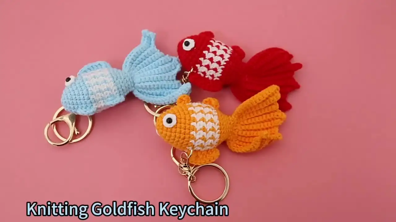 Portachiavi A Forma Di Pesce N2 – Portafortuna In Legno, Ciondolo Pesce Inciso, Regalo Per Pescatore, 5,5 Cm
