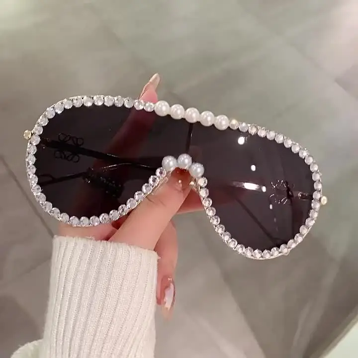 Shop Our Collection of Luxury Shiny Diamonds Pearl Sunglasses display picture 1