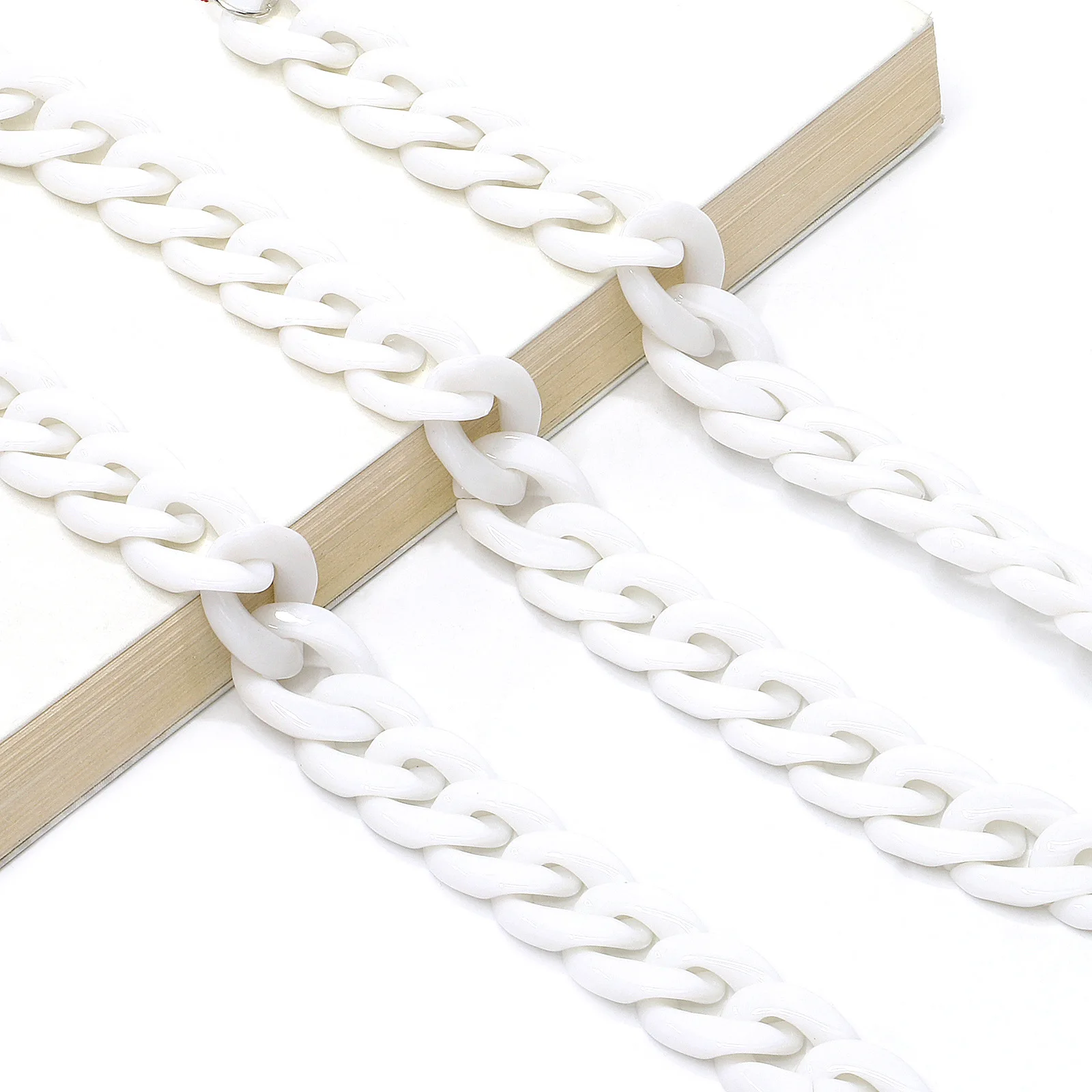 Acrylic Cuban Link Chain for Eyewear 