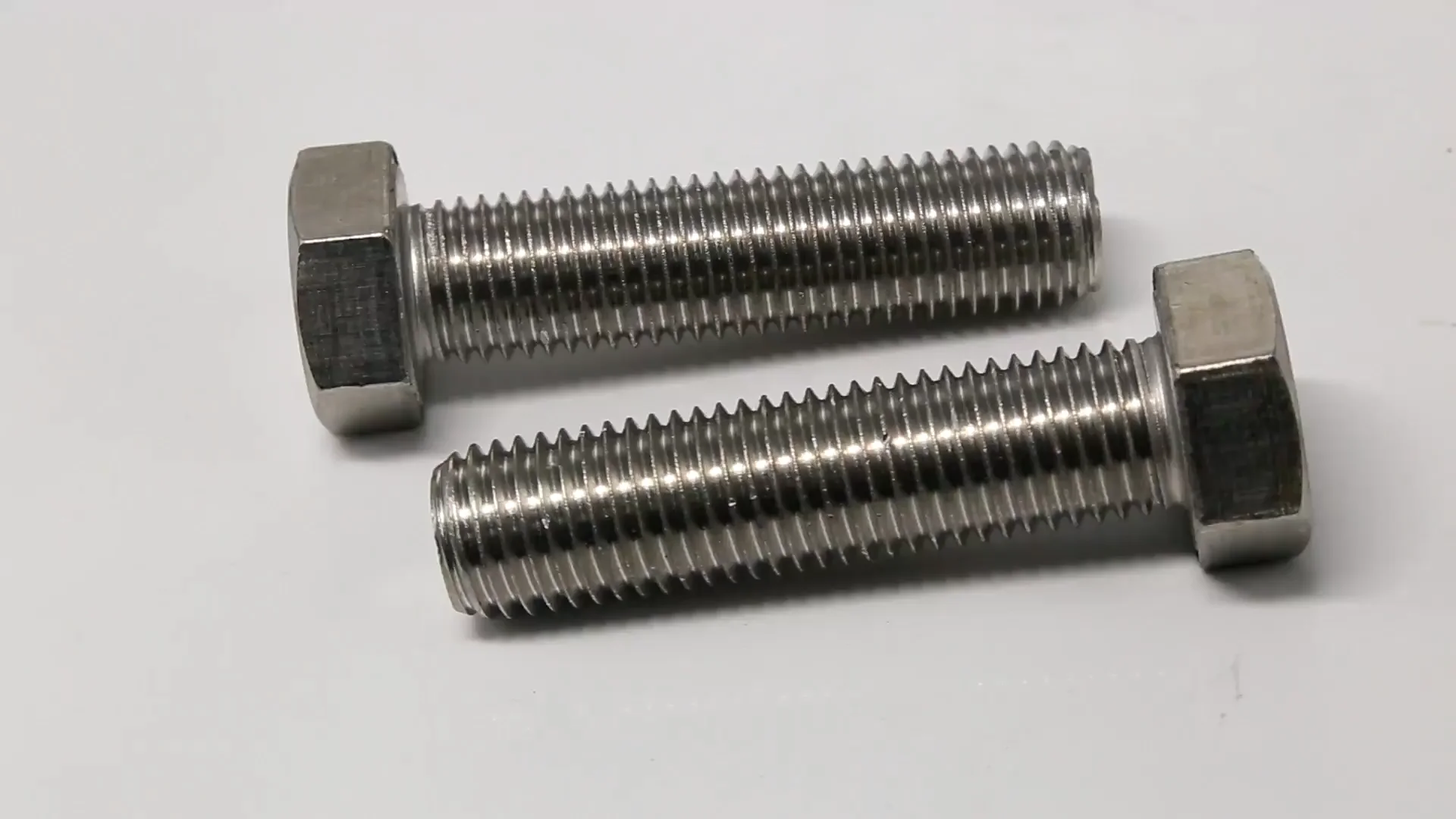 เหล็กชุบนิกเกิล M18 O2เซนเซอร์ไทเทเนียม Flanged Bolts สแตนเลส Hex Bolt