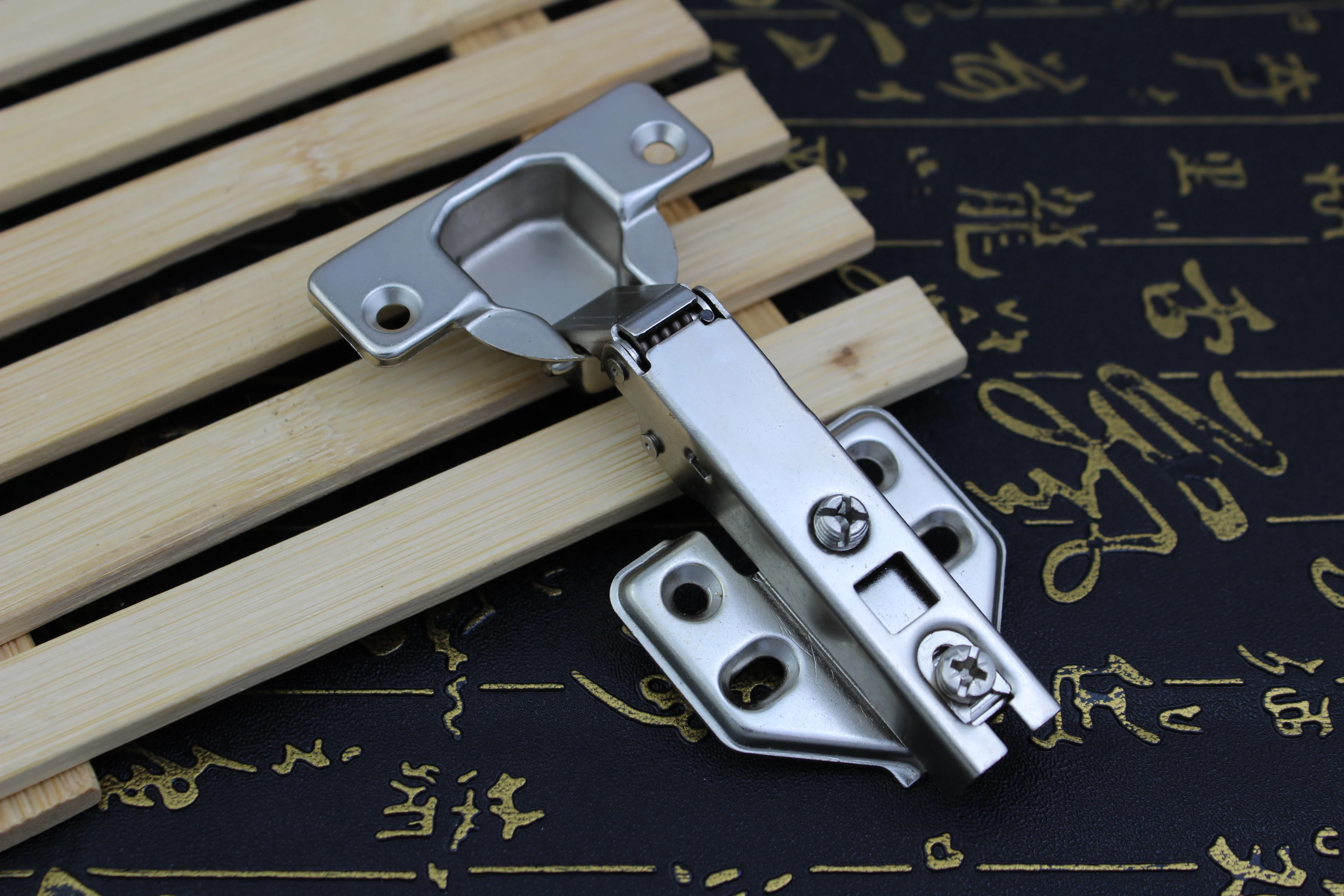 105 degree soft close type furniture hinges supplier