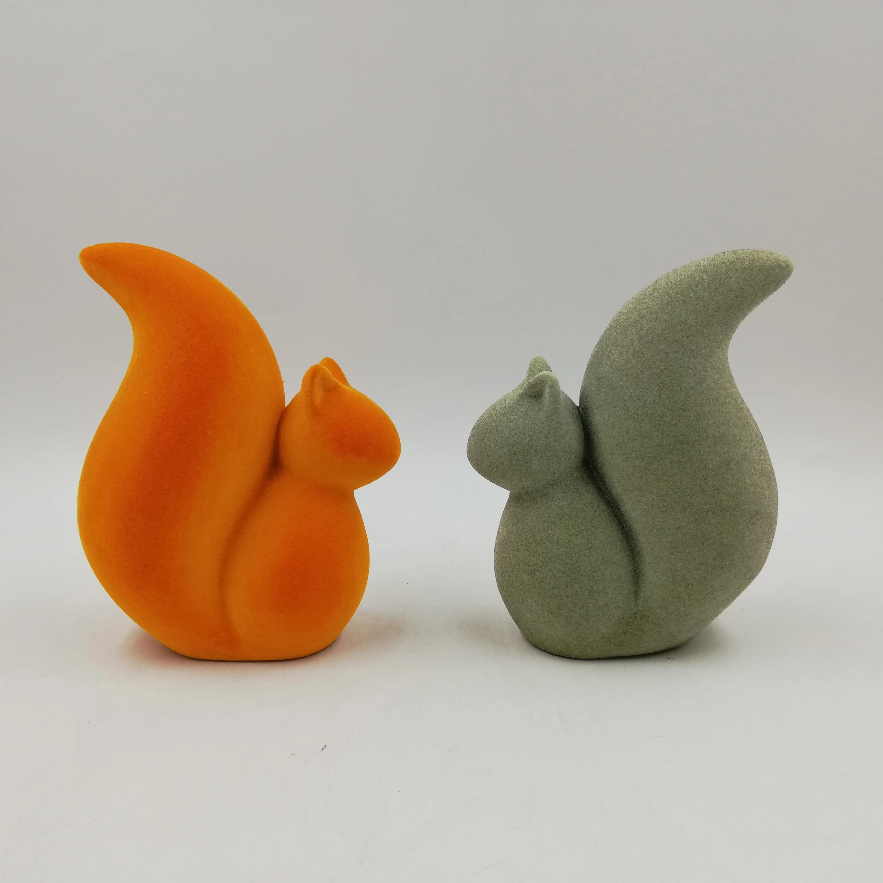 装饰松鼠造型雕像具植绒效果 - buy 松鼠形状,家居装饰,植绒松鼠装饰