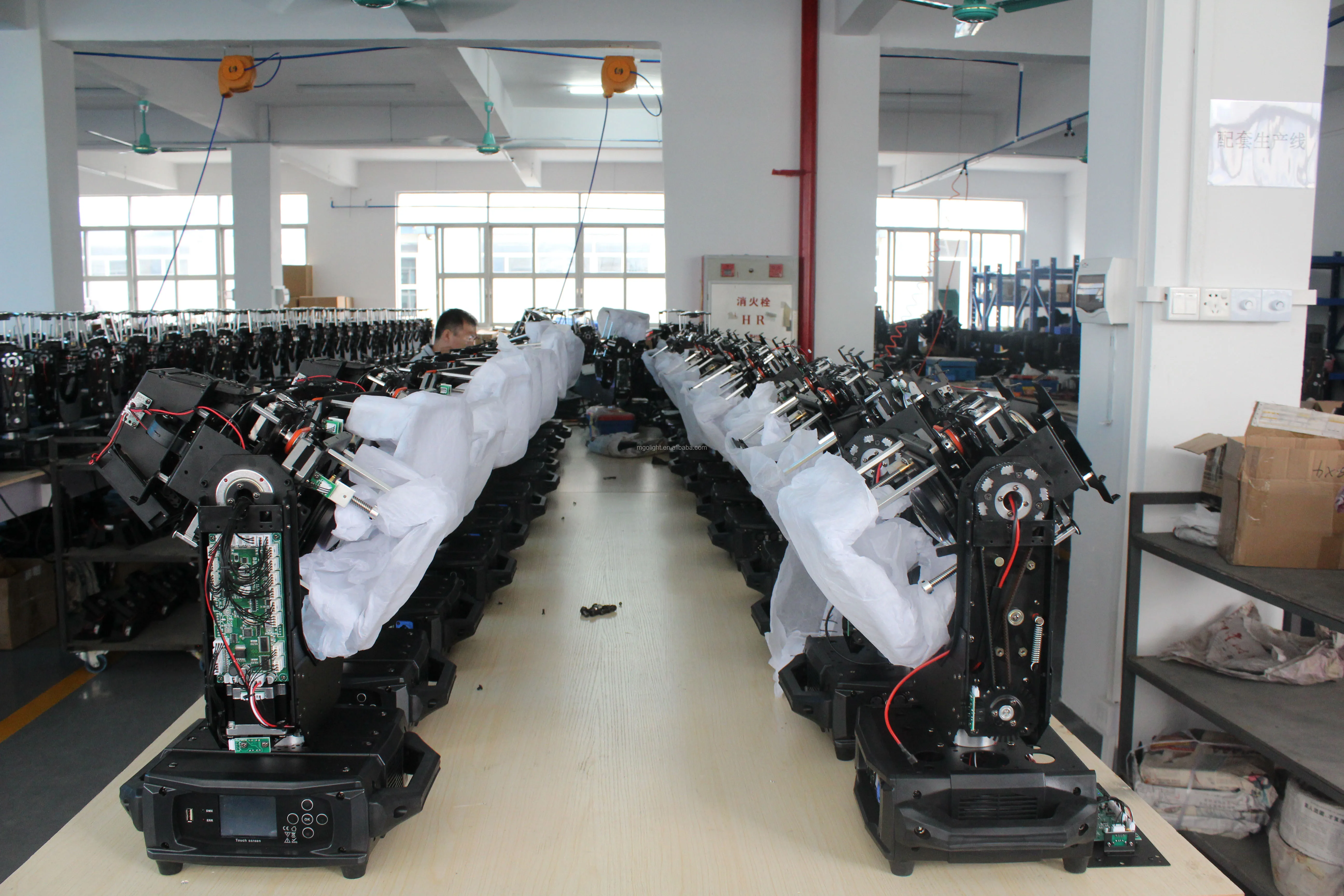 Robe Pointe Beam Spot Wash 3 In 1 Moving Head Dj Stage 10r 280w Beam