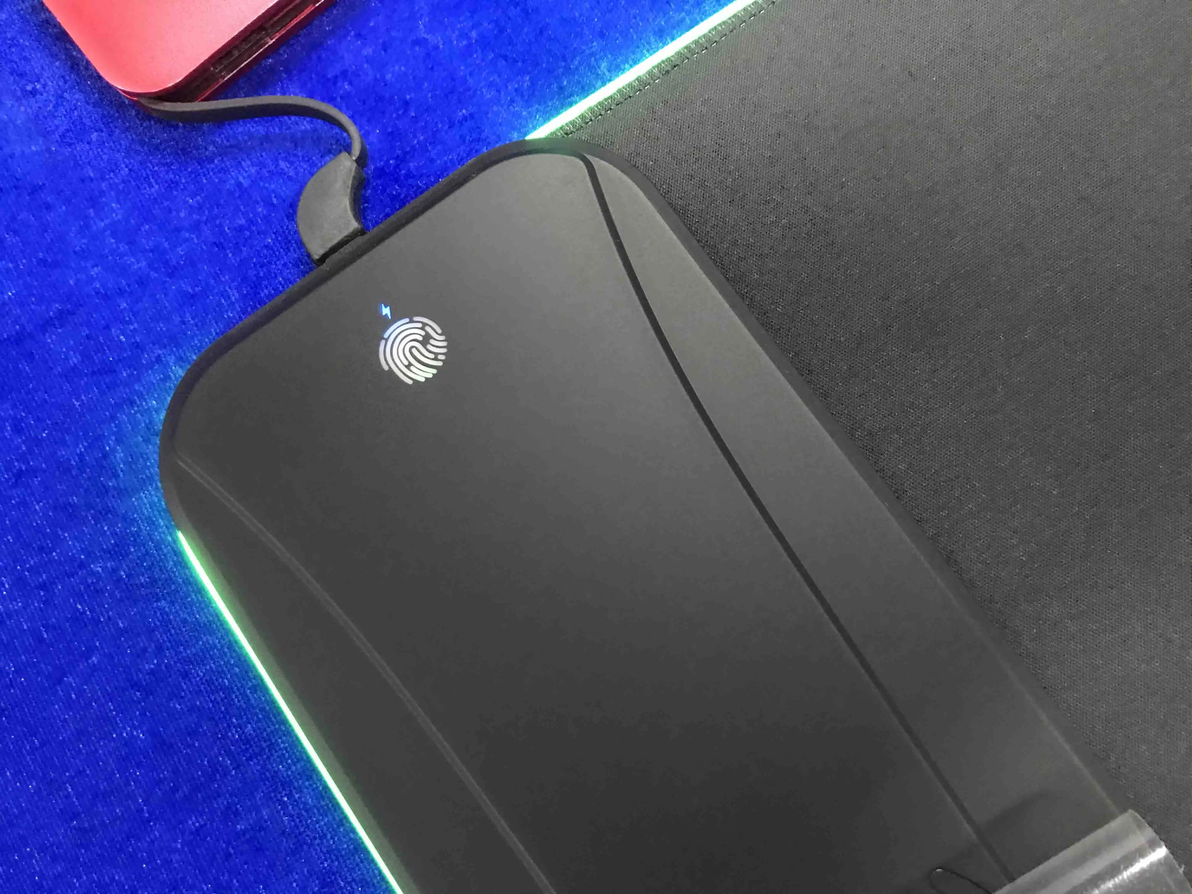 Soft RGB mouse pad with Wireless charger OEM customized design.jpg