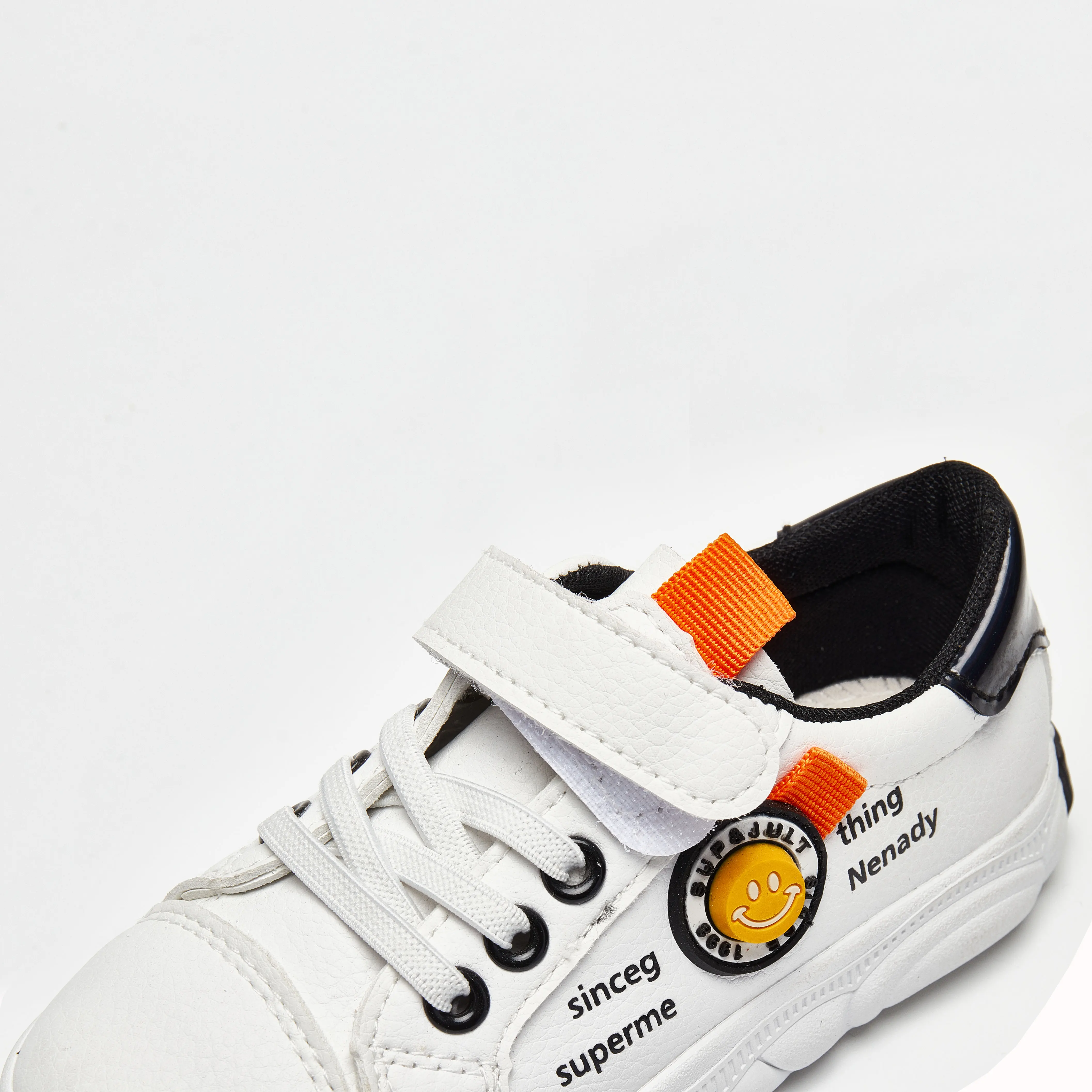 户外舒适鞋类白色皮革定制高品质女孩儿童运动鞋制造商设计师儿童休闲