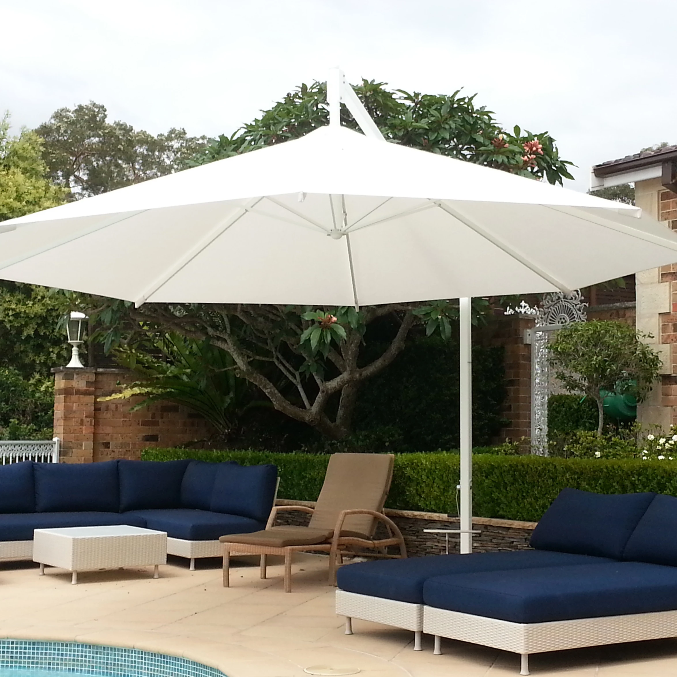 14' patio umbrella Jardinico 10' x 14' Rectangle Aluminum Sidepost Tilt Umbrella