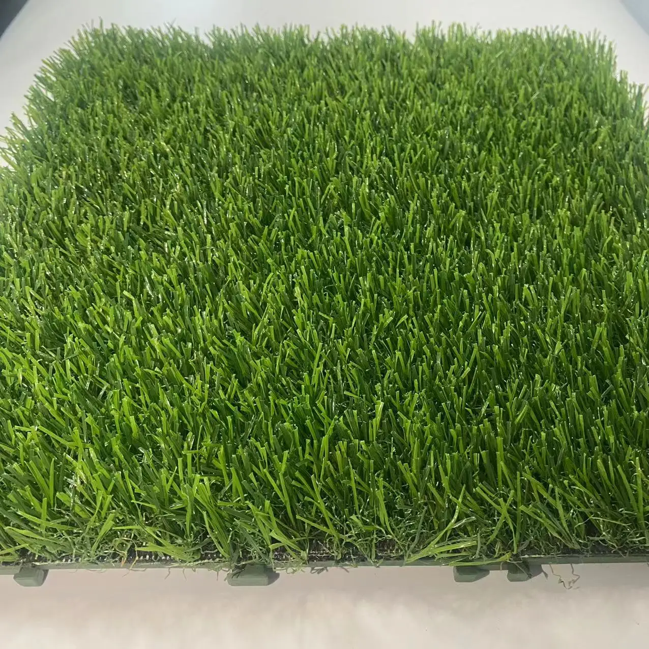 Interlocking Artificial Grass Tile Synthetic Grass Carpet Tiles Indoor