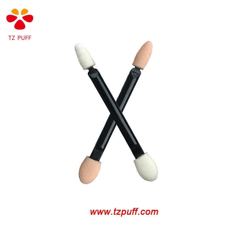 eyeshadow applicator