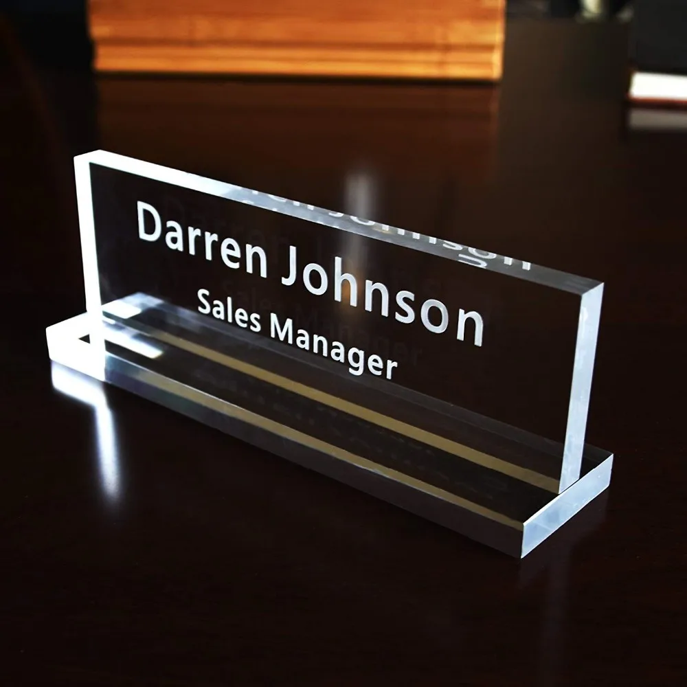 табличка на стол с именем на конференцию