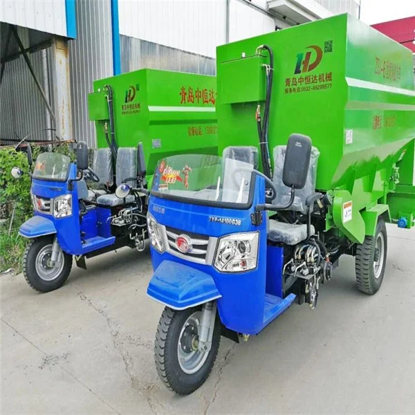 Mobile Diesel Feed Spreader for Cow Farms The best - selling agricultural three - wheel dump truck