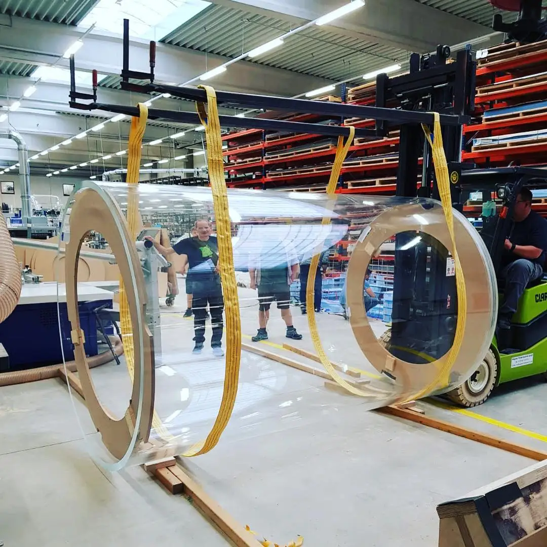 acrylic tube aquarium 11.jpg