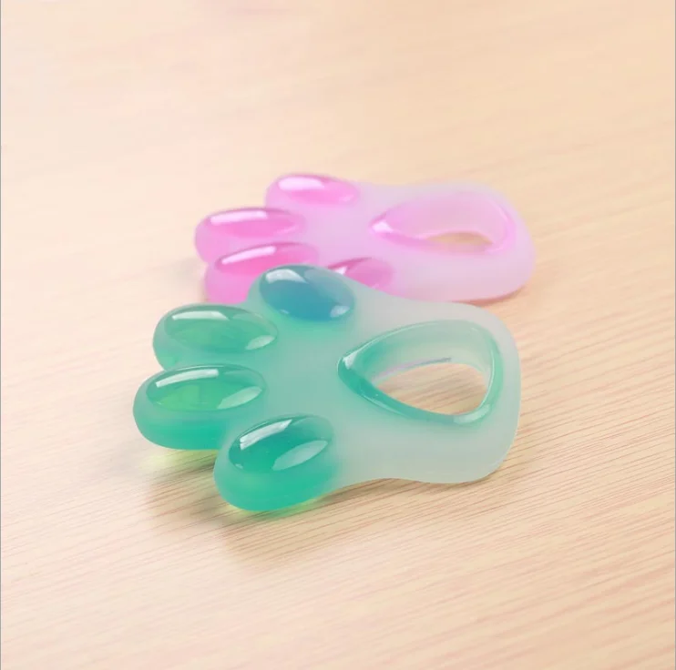 
factory direct sale BPA Free infant pink Claws shape soft Silicone baby teether toys 