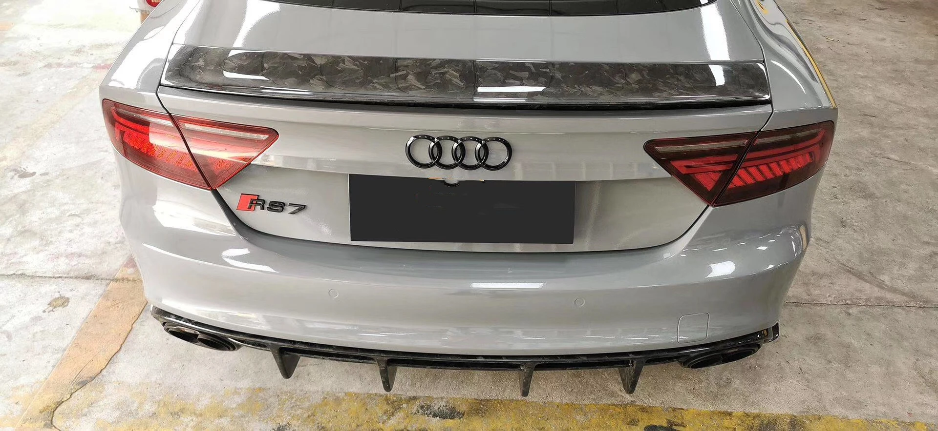 Rs7 Carbon Fiber Body Kit Front Lip Rear Diffuser Side Skirt Spoiler