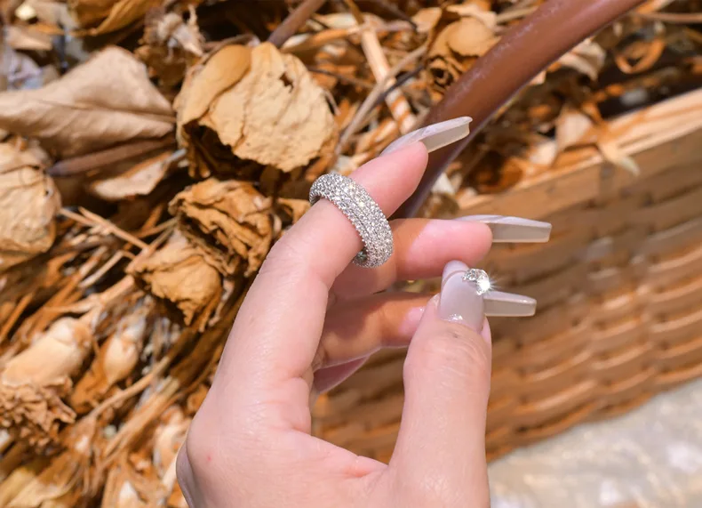 Luxury 925 Silver Micro-Inlaid Lab Diamond Ring Five-Rank Full Diamond with Arc Geometry Pattern for Anniversaries