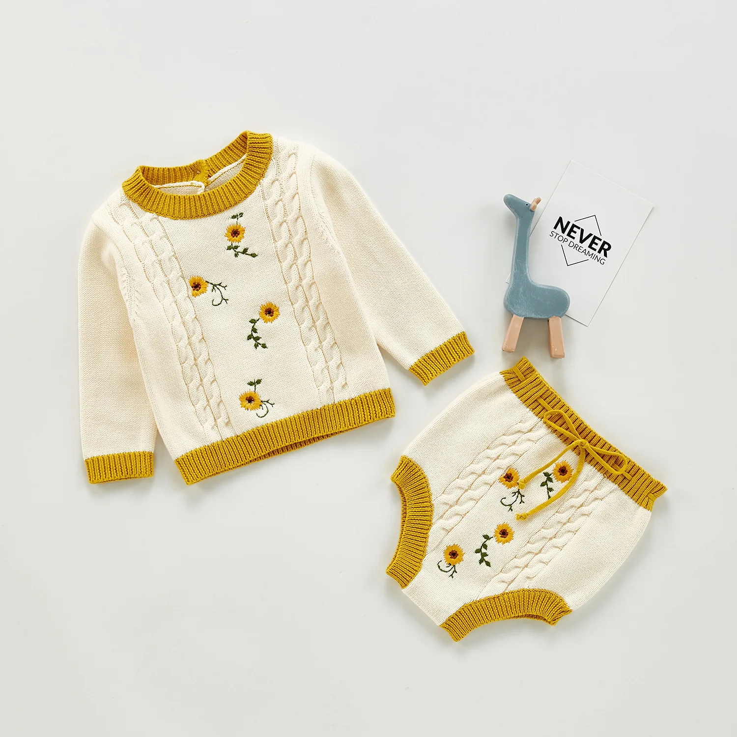 Kleding Meisjeskleding Babykleding voor meisjes Truien hand knit baby sweater and hat 