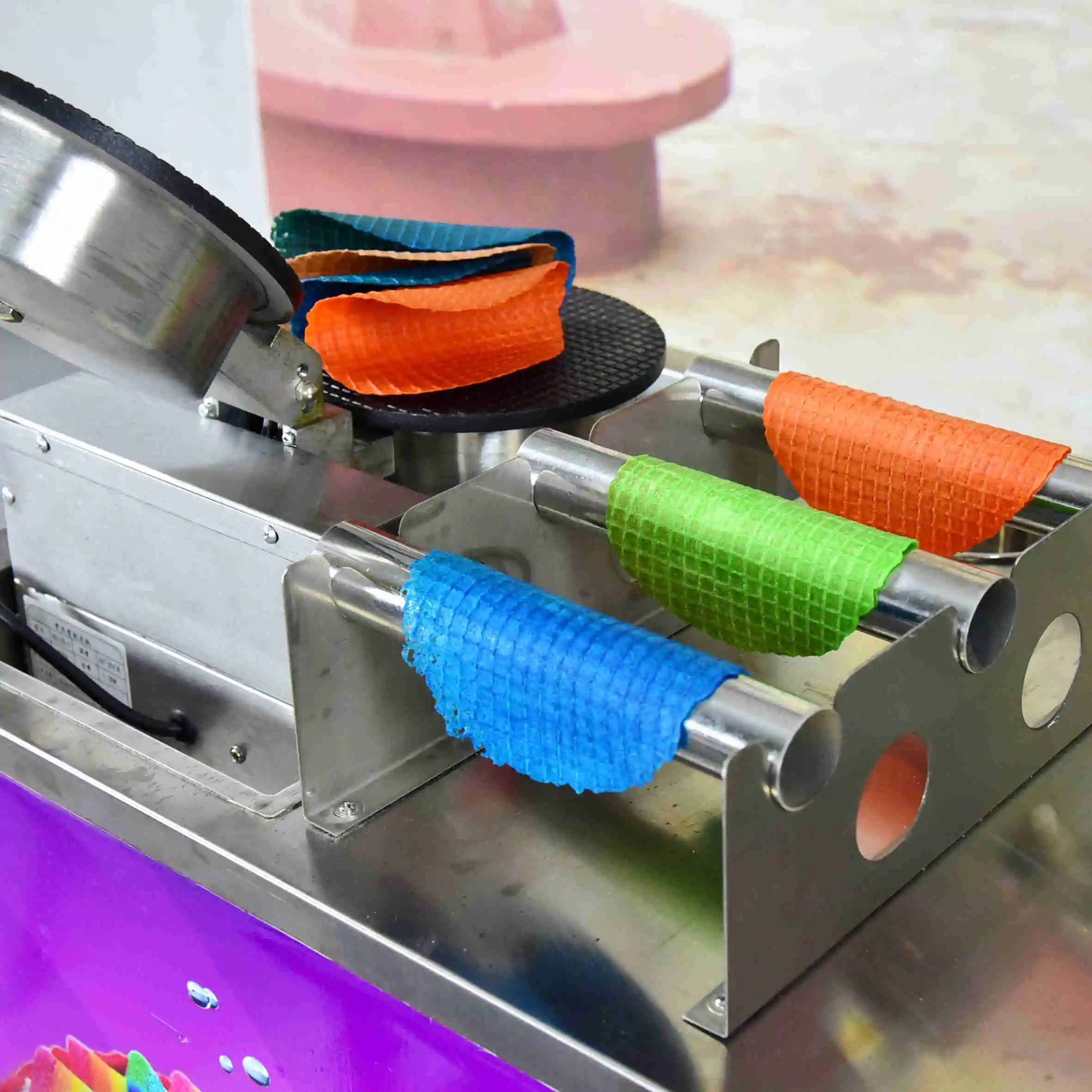 Factory Supply Round Plate Ice Cream Cone Machine With Rolled Fried Ice