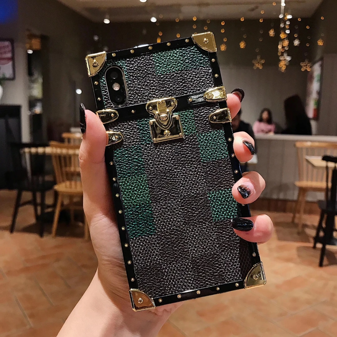 Famous Brand Smartphone Case With Shoulder Strap Unique 3d