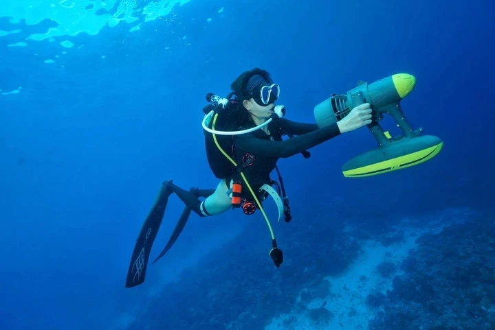 camoro underwater electric sea scooter