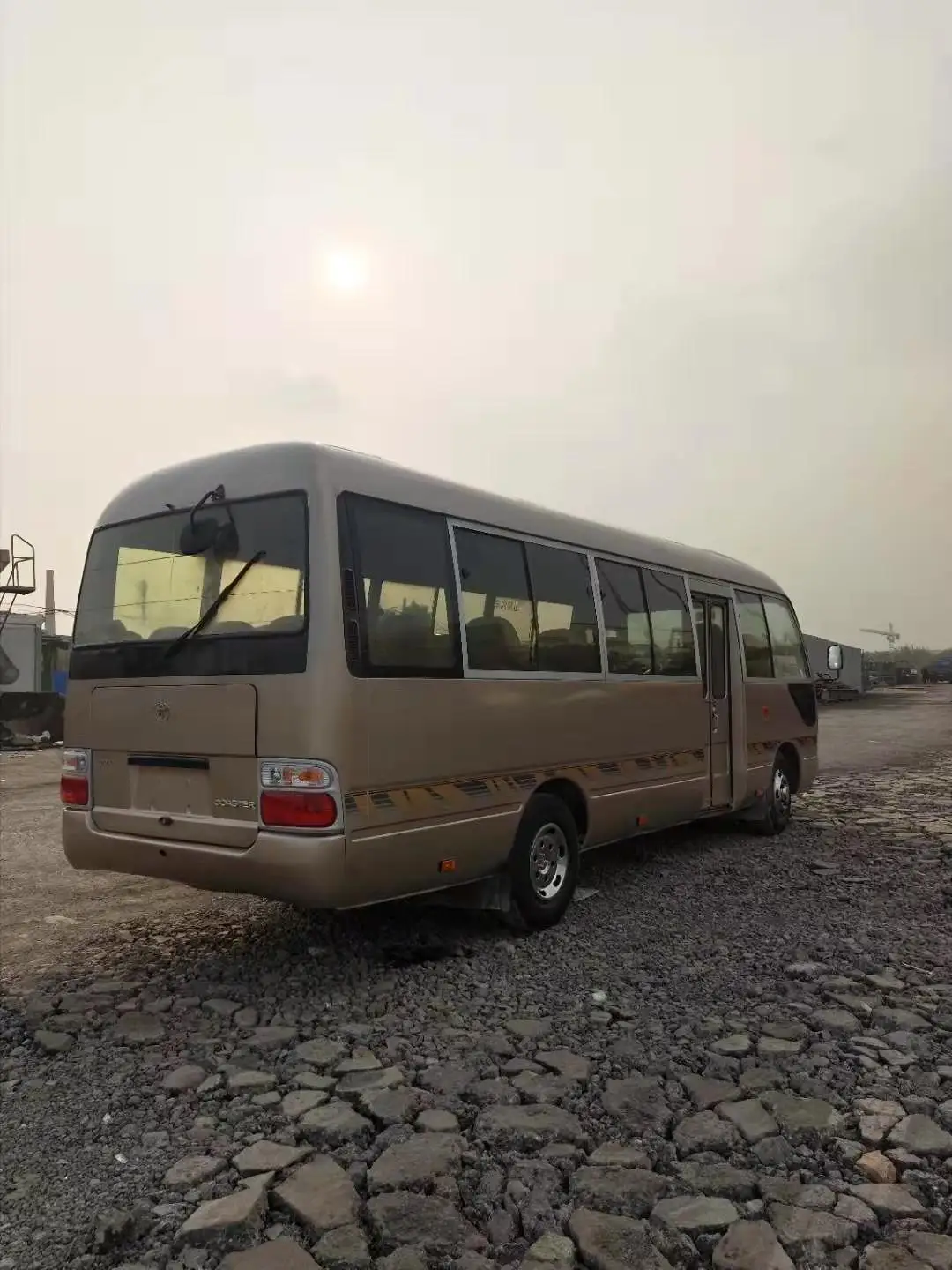 Japanese TOYO Bus TOYO Coaster Used Medium-Sized Bus , mini bus with 30 28 seats LHD and new wheel for sale
