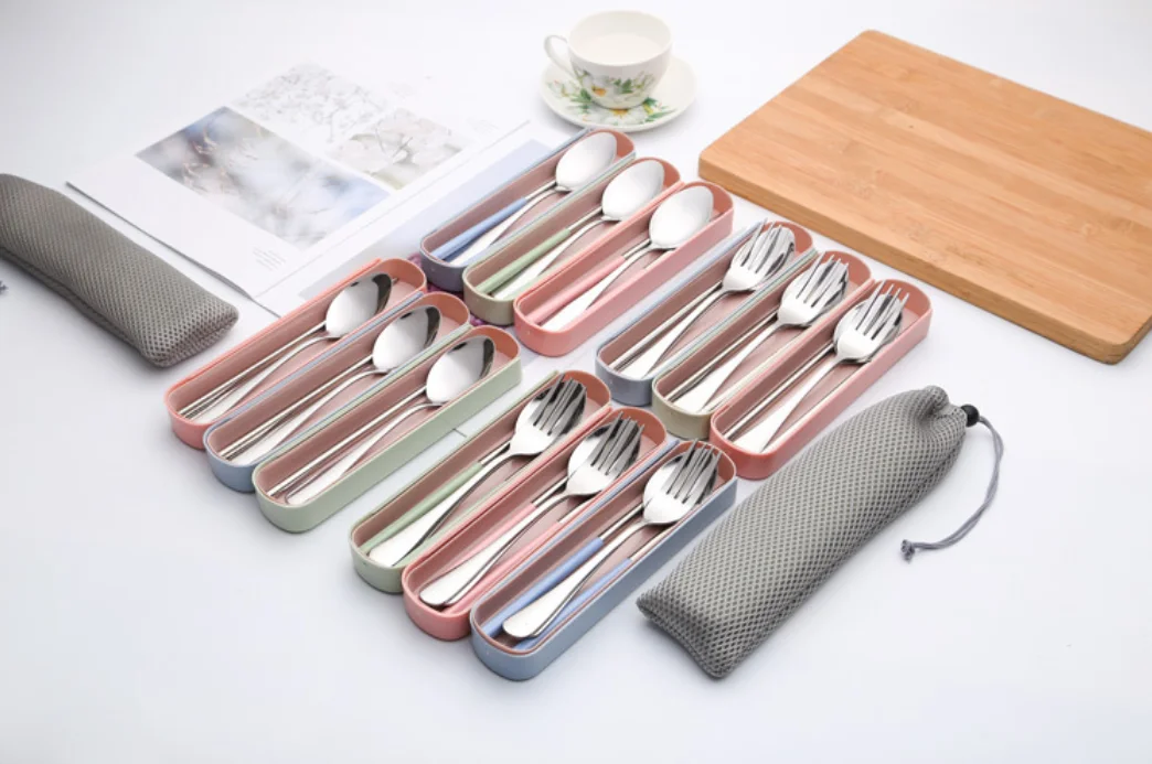 Chinabrett - Propra Logo neoksidebla ŝtala kulero Chopsticks Fork 3pcs aro de korea portebla tablo 8