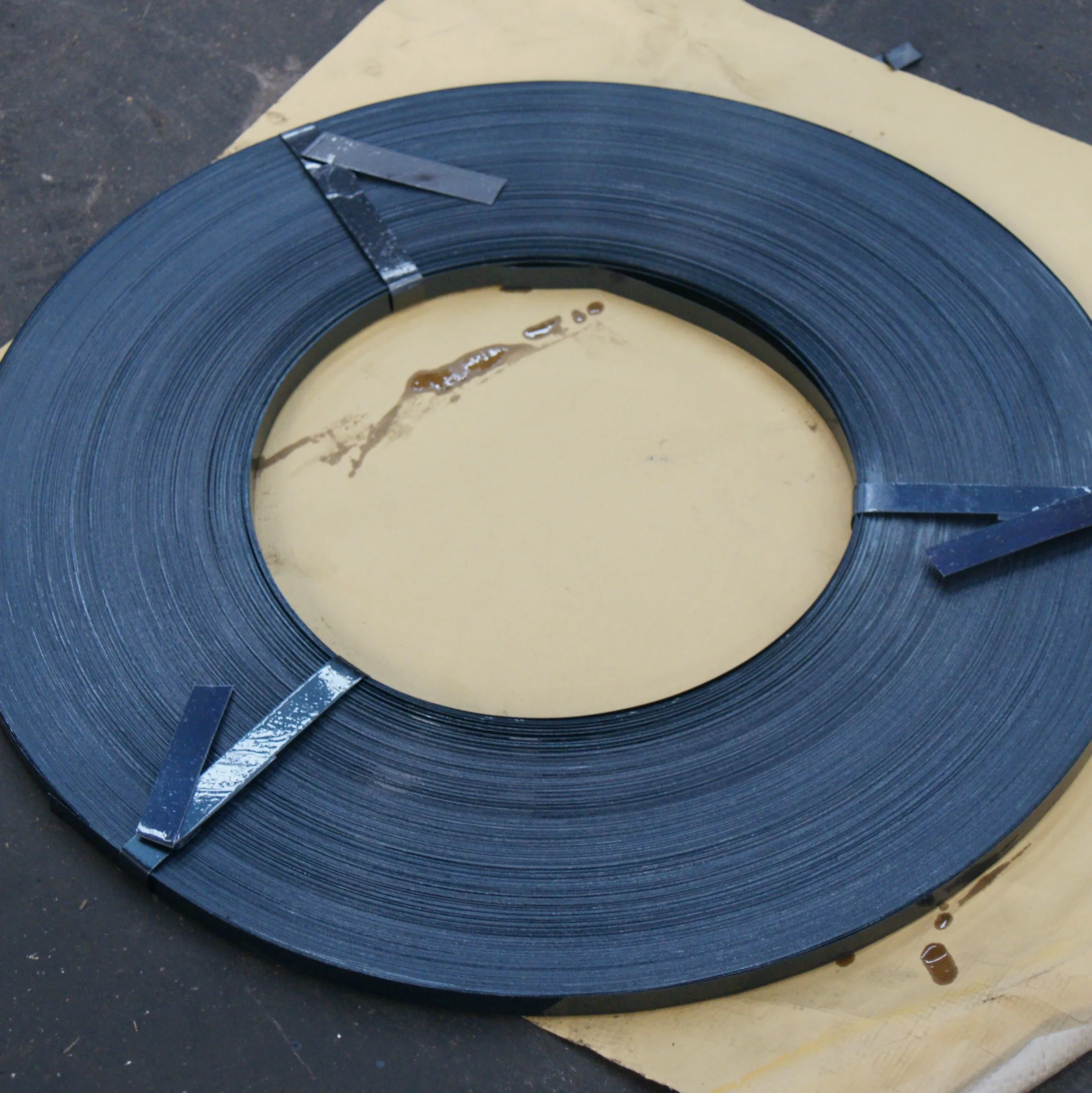 金属绑带不锈钢捆扎带烘烤蓝色钢托盘带自粘条