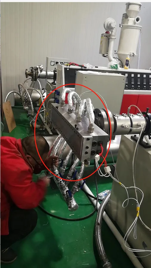 Coat Hanger Design For N99 Nonwoven Fabric Spinneret Extrusion Mould Meltblown Die For Mask