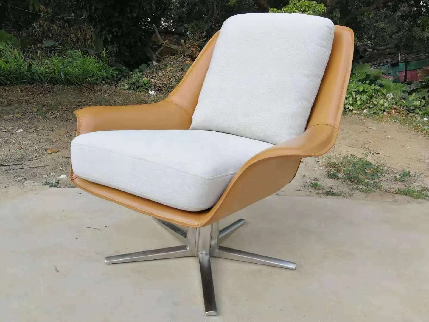 Modern Simple Leisure Lounge Chair Designer Living Room Swivel Sveva