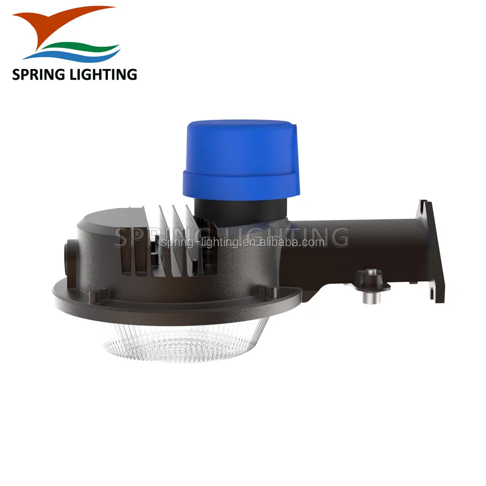 Outdoor security wall mounted or pole mounted lamp smd3030 dusk to dawn street lamp led barn light