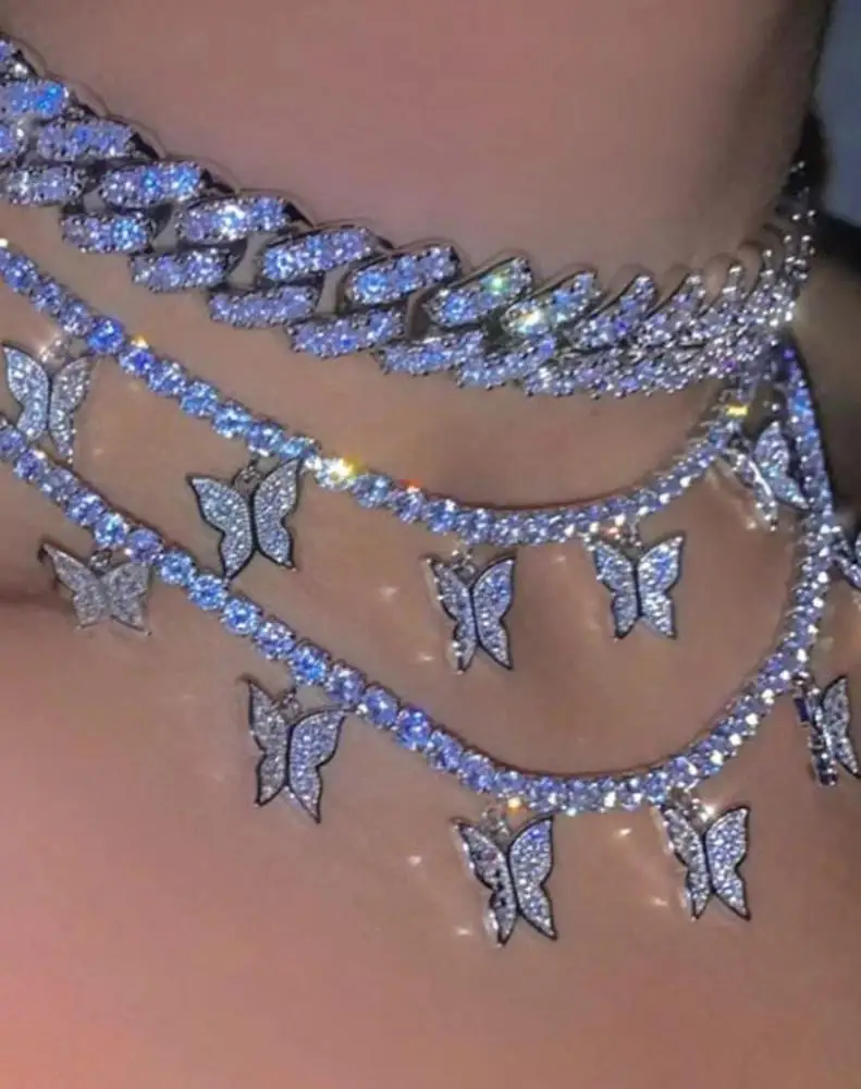 блестящие украшения. блестящие украшения. блестящие украшения. стразы металл. украшения с драгоценными камнями.