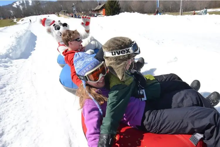 Multi-Rider Snow Tube miaraka amin'ny PVC Cover Sledding Tubes mavesatra Inflatable Tube Sled