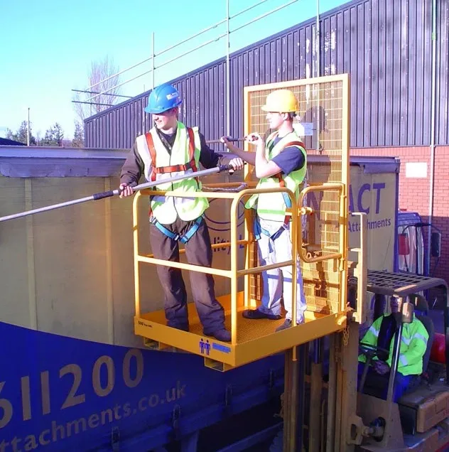 Forklift safety cage 47.JPG