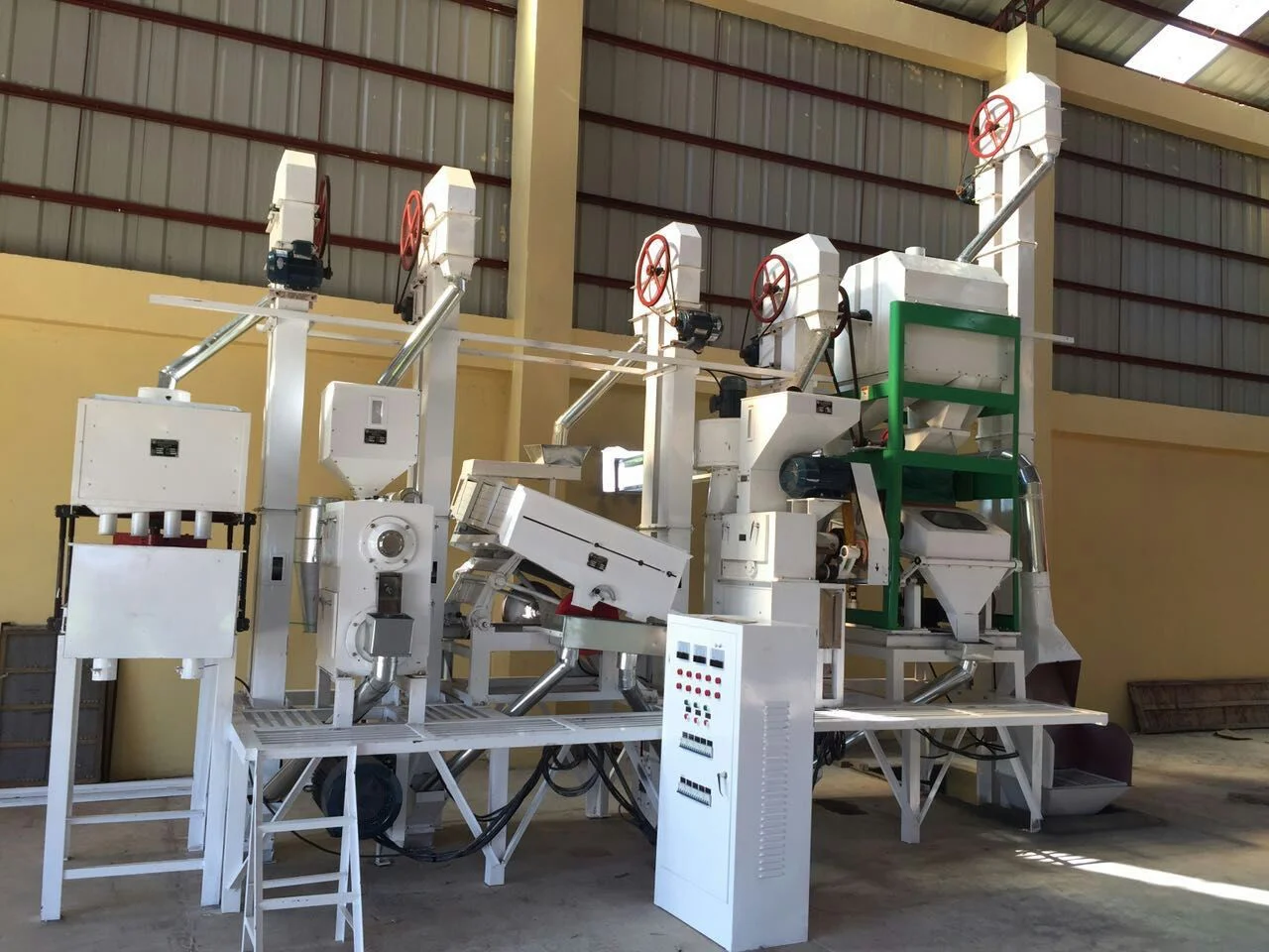 10 T/h Rice Plant Includes Rice Husking Milling Polishing Machine For