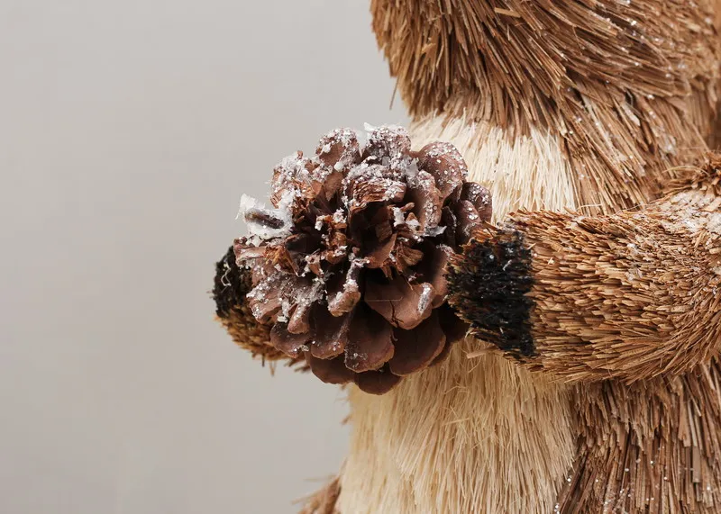 Amazon hot sale bulrushes squirrel for home and Christmas decoration