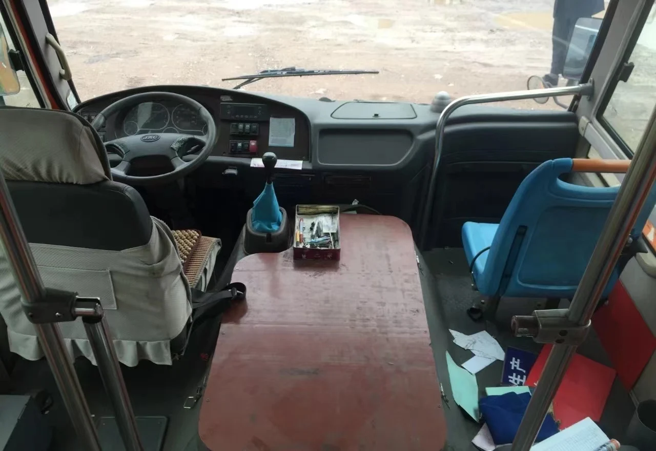 Used Coach Mini Bus 14 Seats Diesel Engine 6m Left Hand Cheap Price