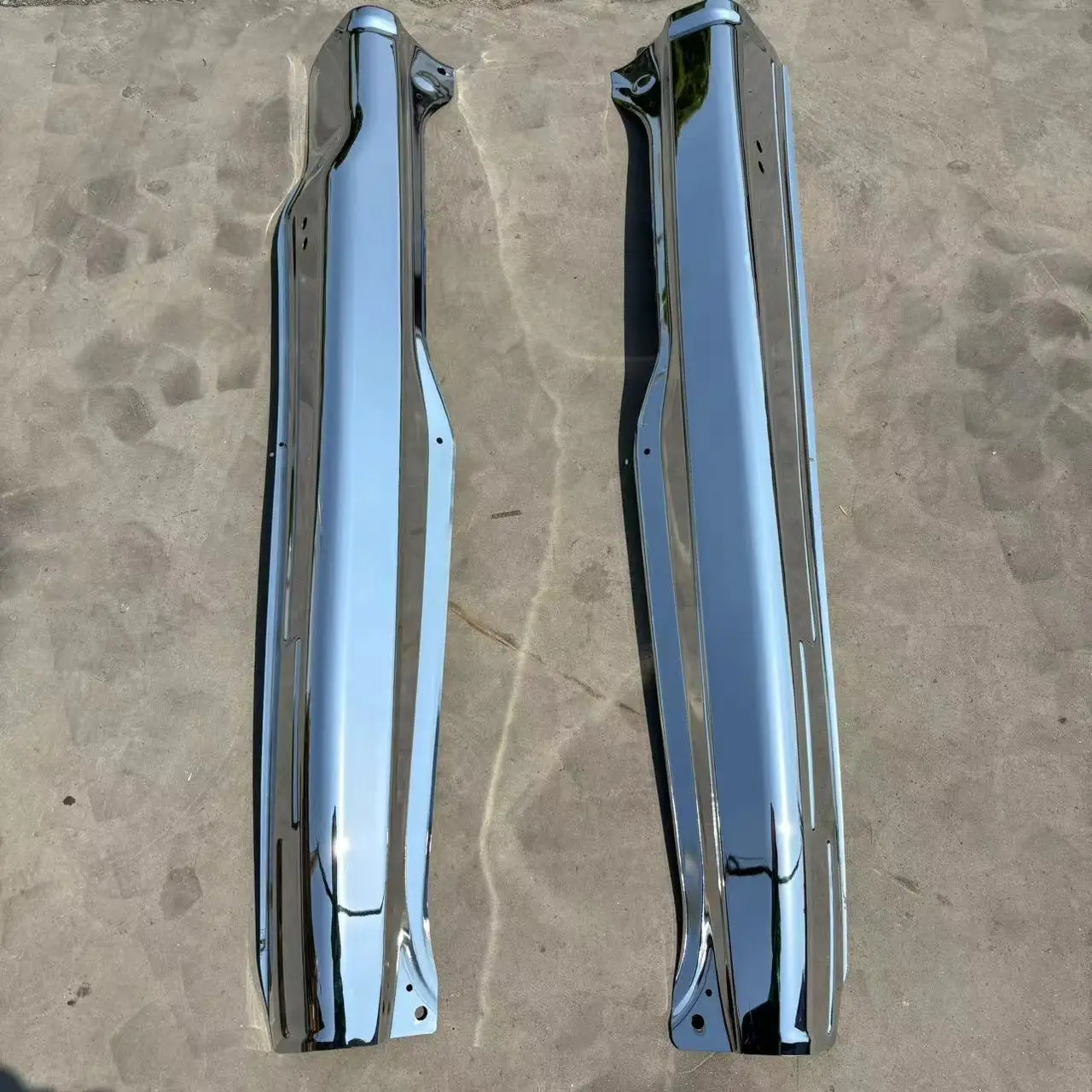 GHCD New Product High Quantity Factory Direct Delivery Japanese Truck Isuz Nqr/600p Chrome-plated  Pillar factory