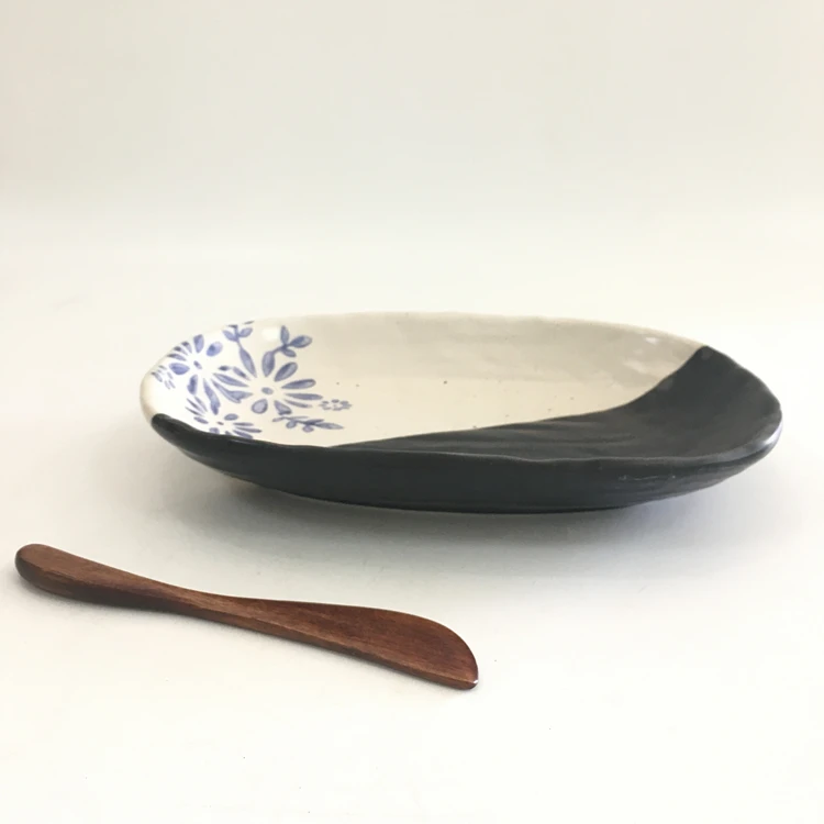 china wholesale restaurant fish dish antique oval large black and white ceramic plates in bulk.jpg