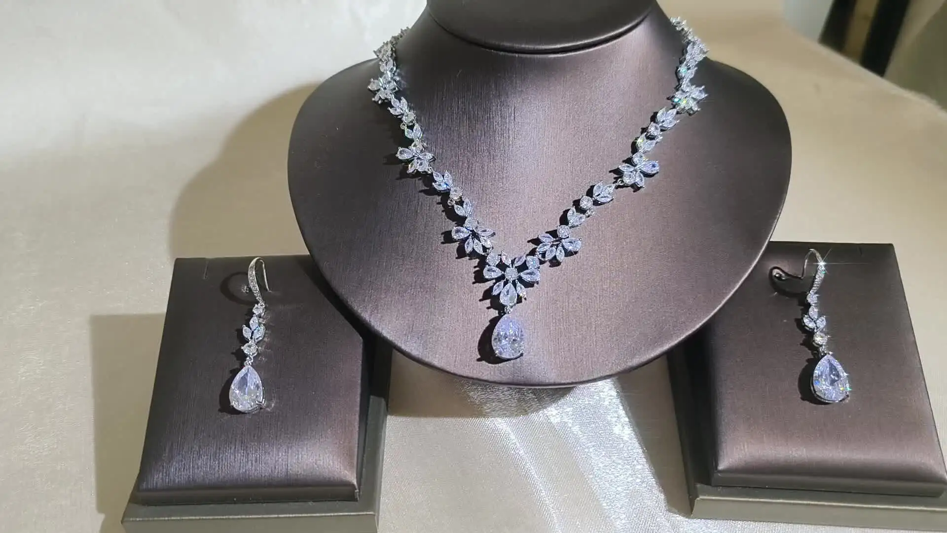 RAKOL SP3157 2022 Popular Wholesale Fashion Jewelry Sets Stainless Steel  Clip Pendant Necklace Stud White Earrings Set For Gift