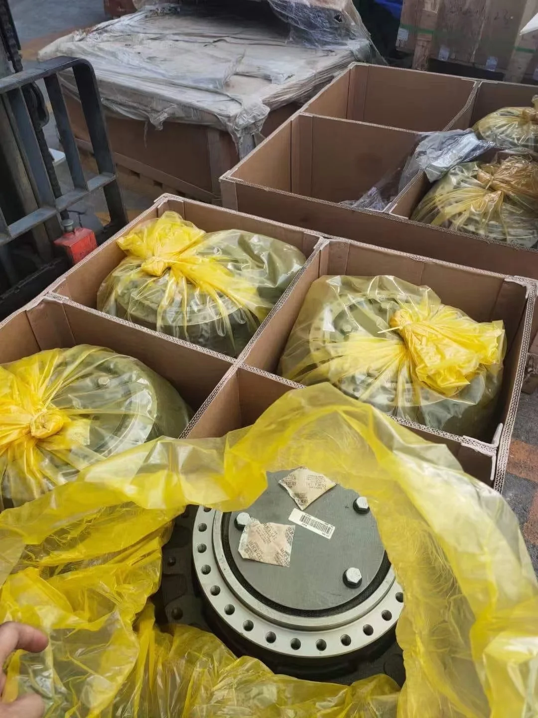 Excavator 4314749 Main Control Valve Distribution Valve For Hitachi