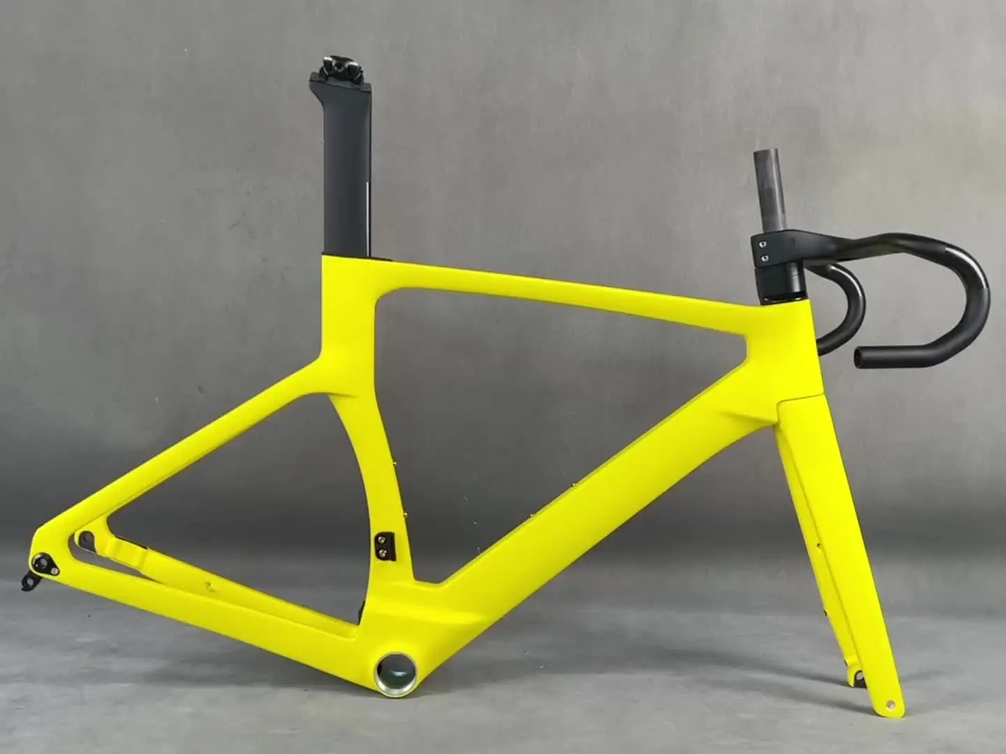 蛍光イエローペイントディスクロードバイクフレームTT-X38内部