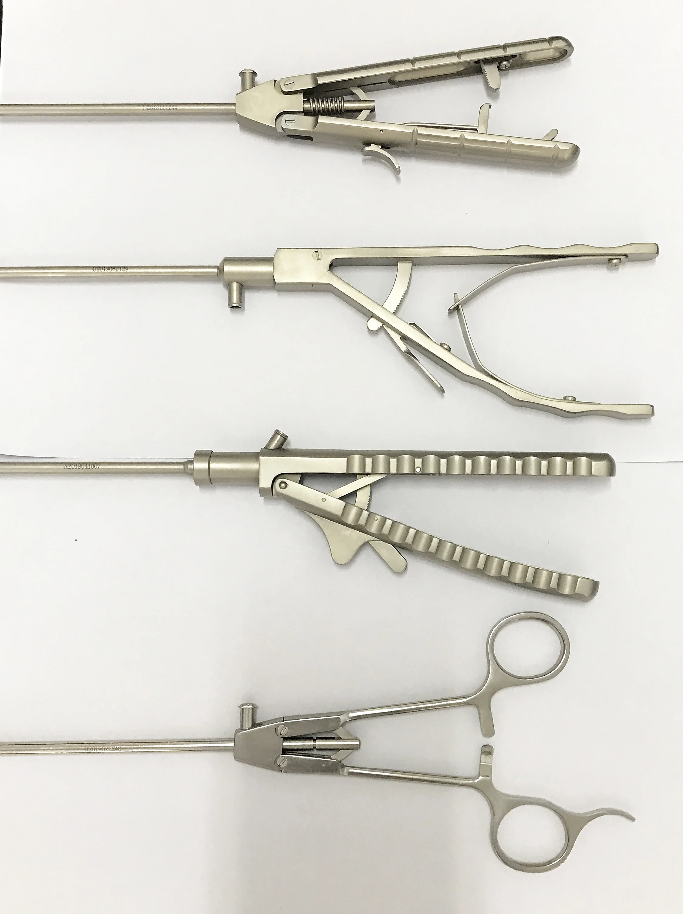 surgical-laparoscopic-needle-holder-forceps-straight-curved-automatic