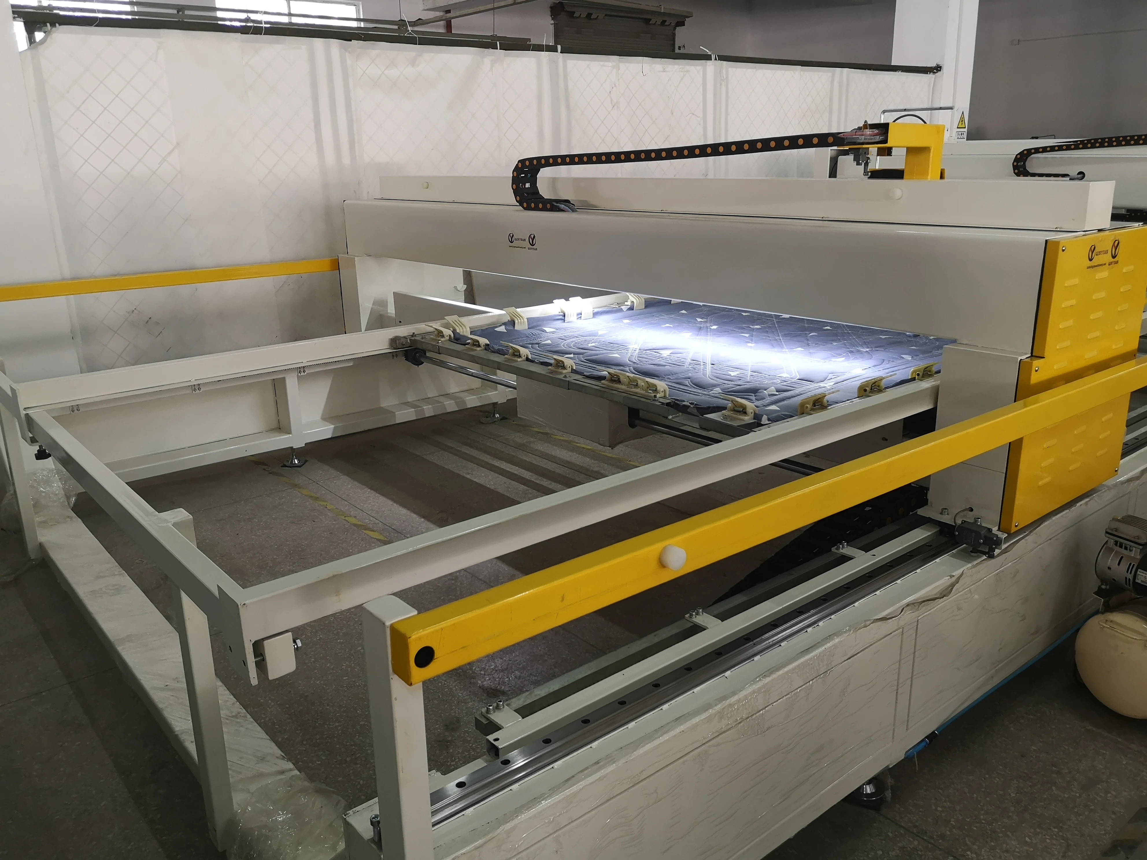 Single/Double Heads Quilting Sewing Machinery for Home Textile