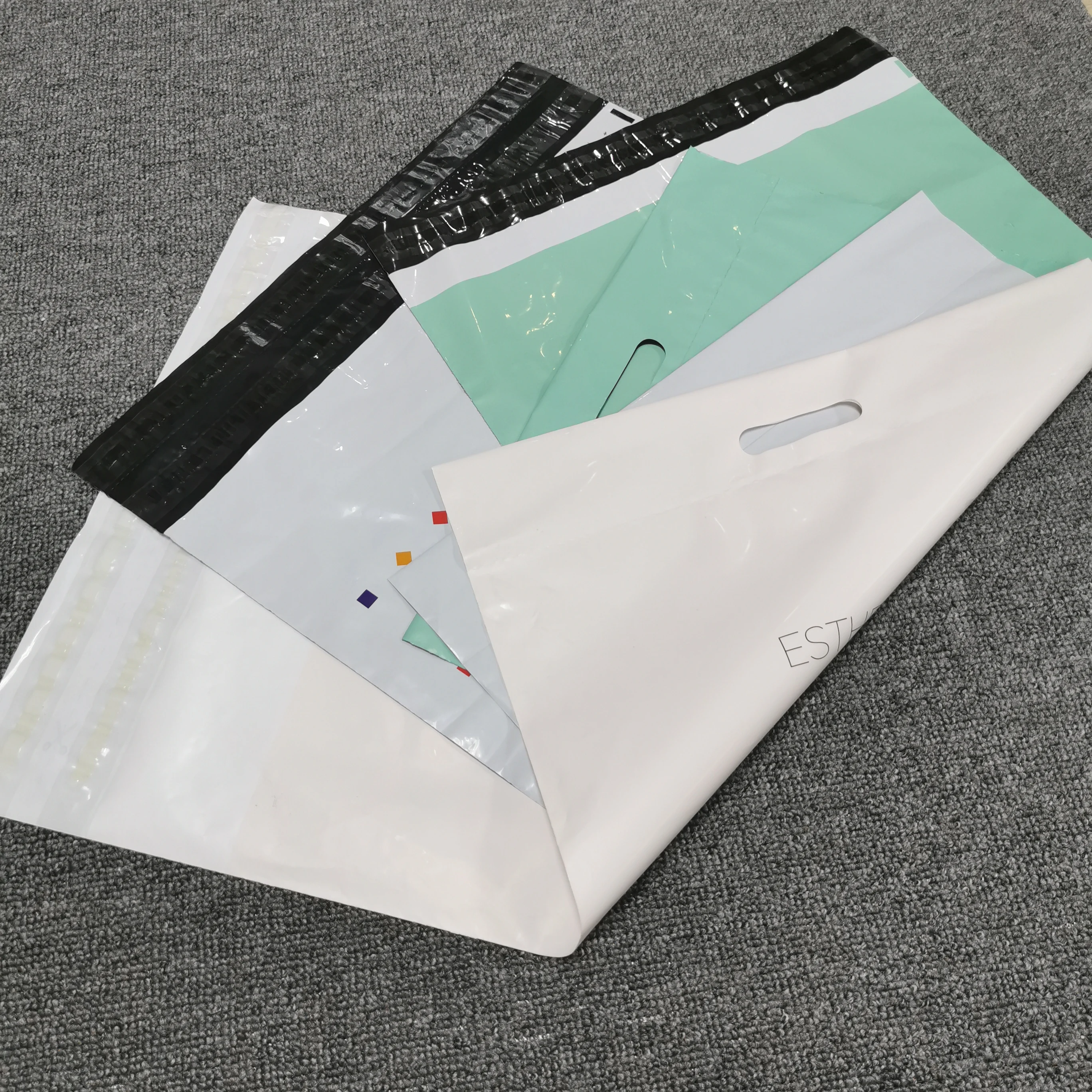 High Quality Handle Mailing Bag Plastic T Shirt Clothing Delivery Poly Bag Custom Printing