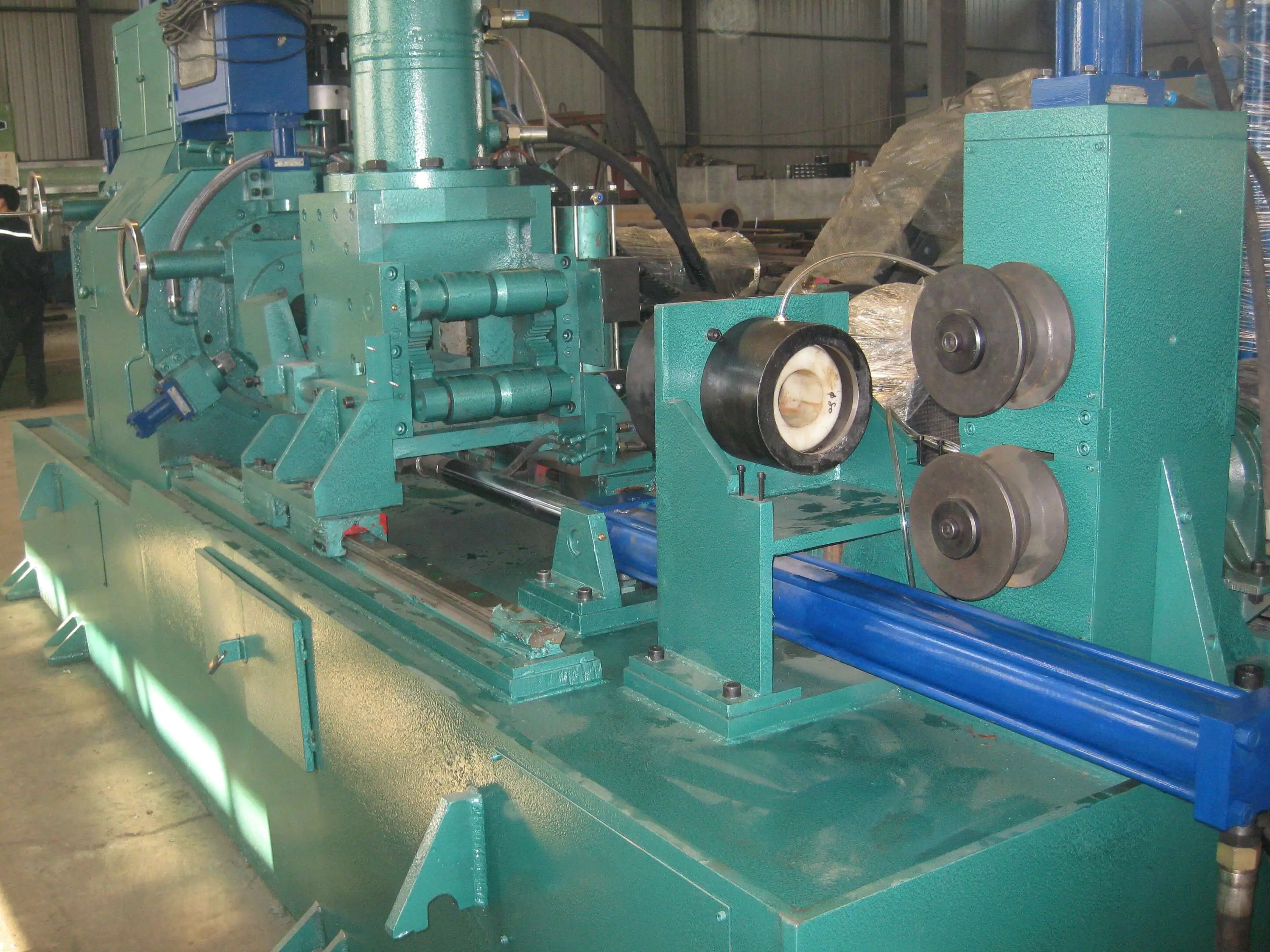 China High Precision CNC Automatic Stainless Steel Bar Peeler