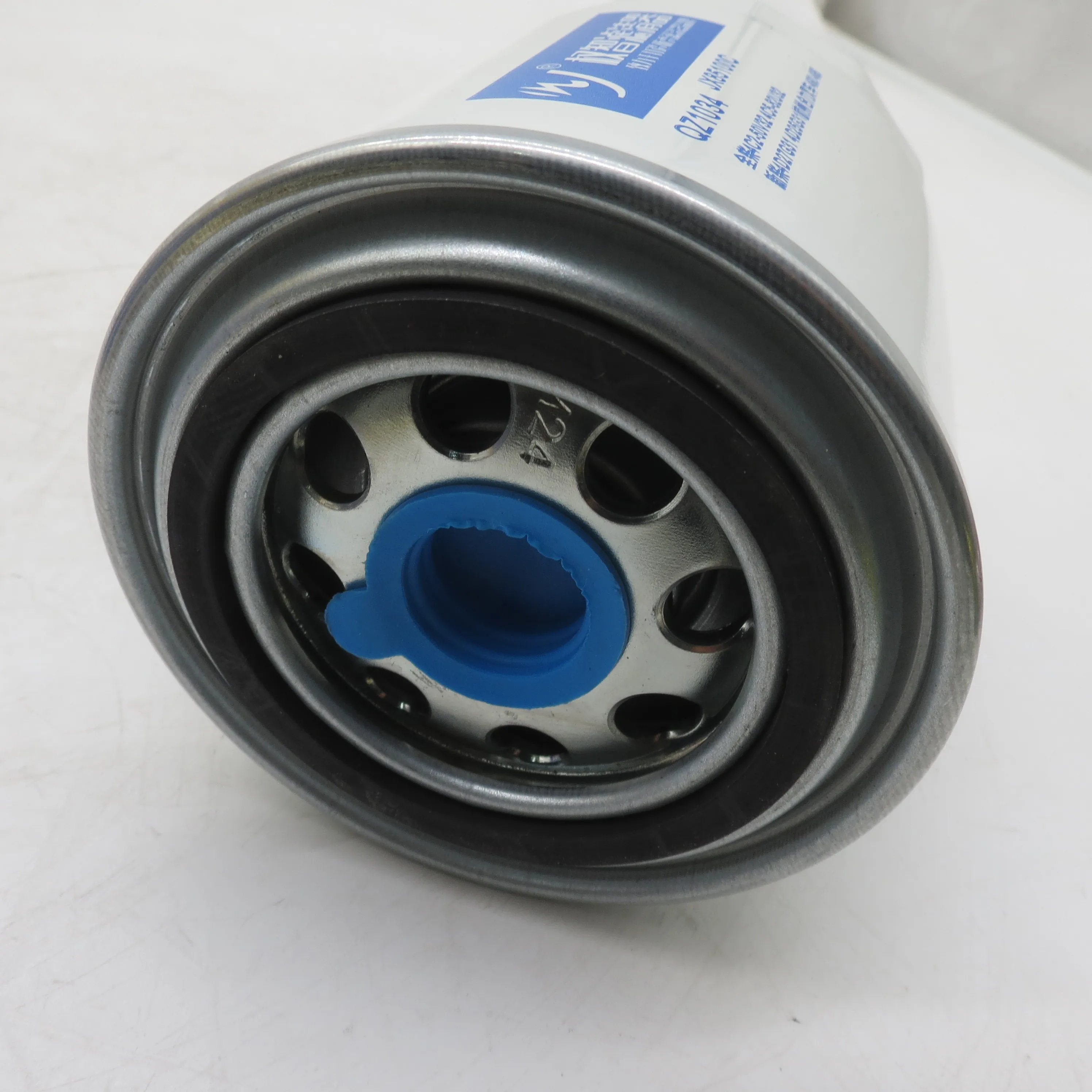 High Quality Truck Engine Parts Oil Filter Qz1034 Jx85100c 4c250v32