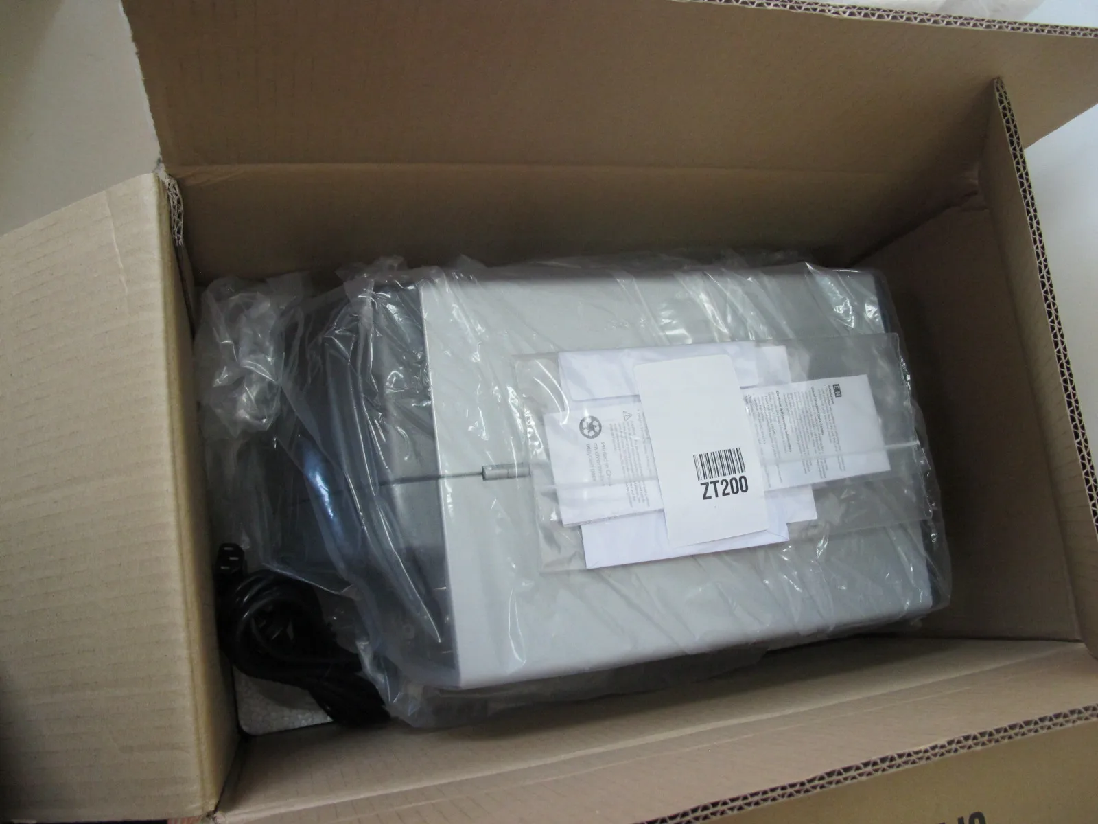 Original Brand New Zebra Zt230 Desktop Thermal Transfer And Direct