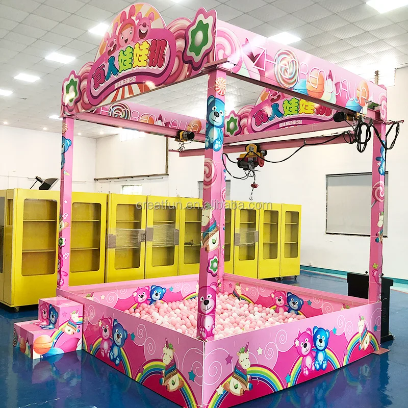 2020 Most attracts coin operated games human claw machine game for mall 